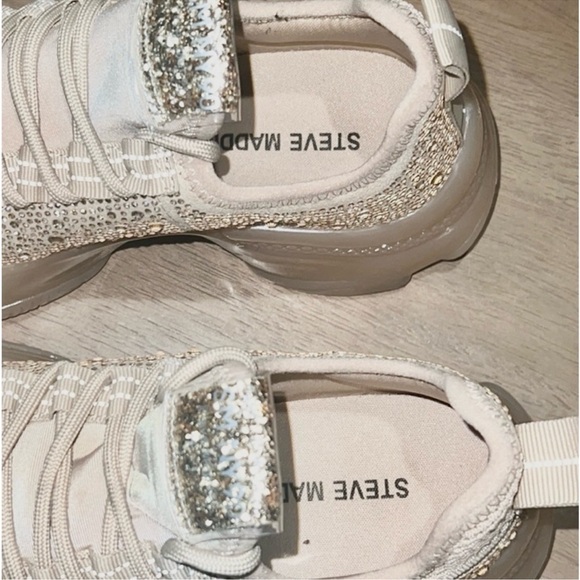 New authentic Steve Madden girls signature sneakers sz 2 display - Picture 3 of 13